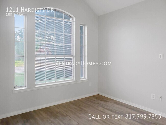 Building Photo - 1211 Hardisty Dr
