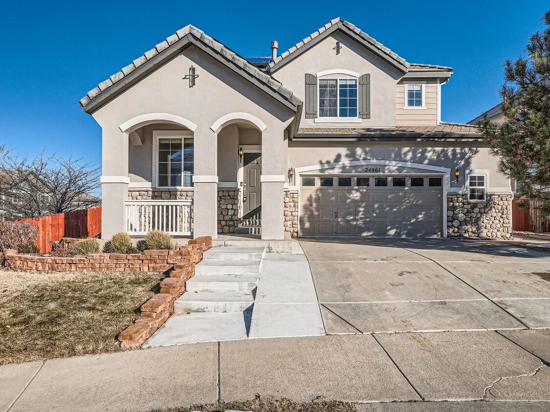 Foto principal - Stunning 4 Bed, 3 Bath Home in Aurora, CO!!