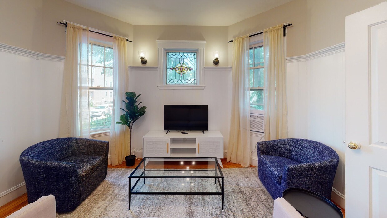 Photo - Private bedroom in 4 bed/1 bath Home