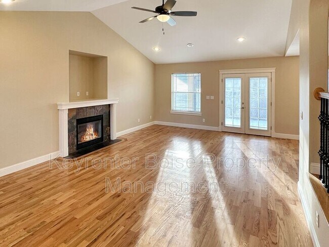 Building Photo - 1861 W Sheep Hill Ct