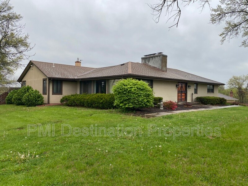 9530 Parallel Pkwy, Kansas City, KS 66109 House Rental in Kansas City