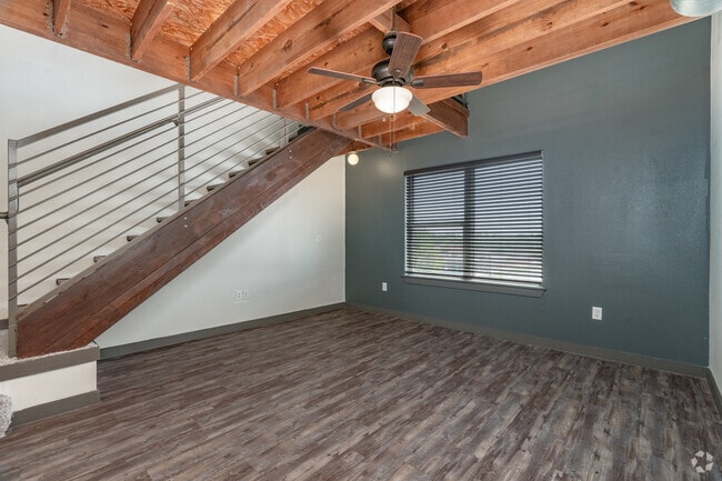 1BR, 1BA - 662SF - Living Room - East End Lofts at the Railyard