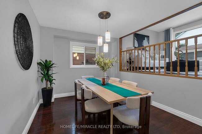 Building Photo - 8 Franca Cres