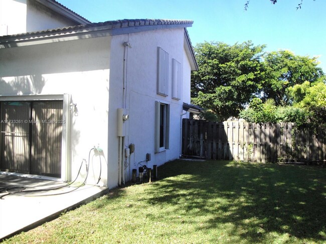 Foto del edificio - 520 NE 48th St