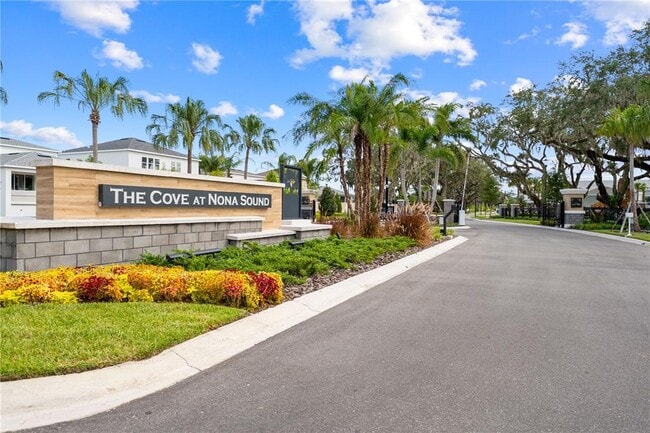 Building Photo - 11240 Blue Bay Dr