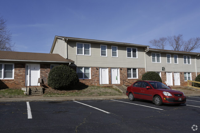 Primary Photo - Stratford Apartments