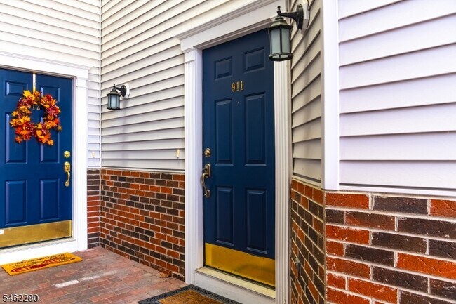 Foto del edificio - 911 Hawley Ct