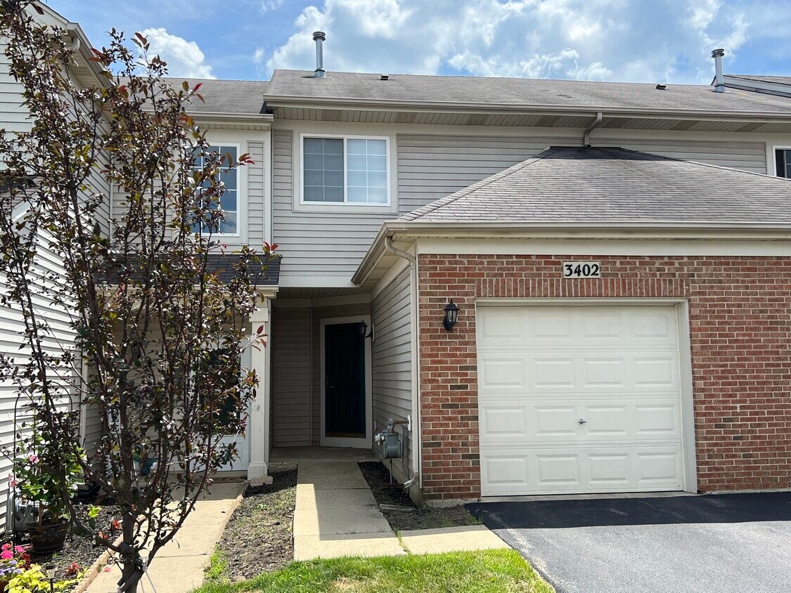3402 Blue Ridge Dr, Carpentersville, IL 60110 Apartment for Rent in