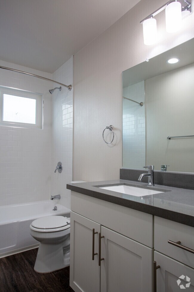 2HAB, 1BA - 1030 ft² - Park Apartments