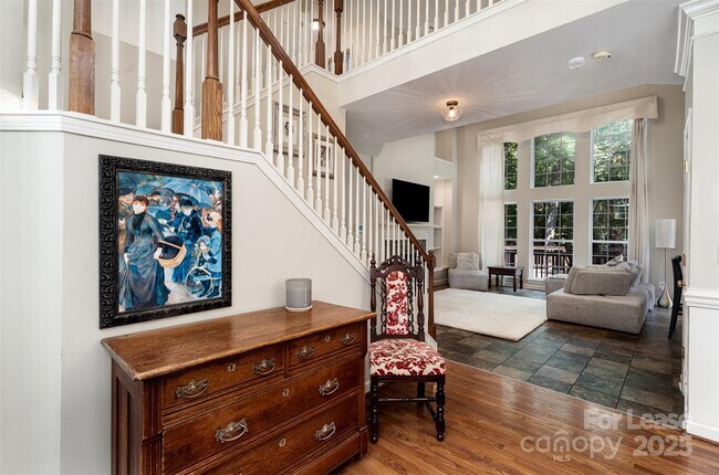 Foto del edificio - 8256 Chatham Oaks Dr