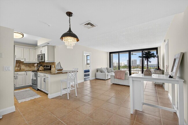 Foto del edificio - 336 Golfview Rd