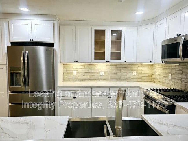 Building Photo - 15457 Oakstone Dr
