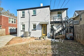 Building Photo - 1831 N Gatewood Ave