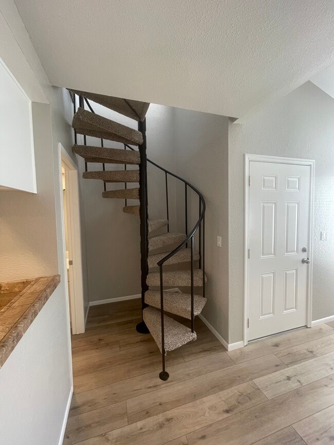 Loft- 1 Bath / Entry Door - Tanglewood Apartments