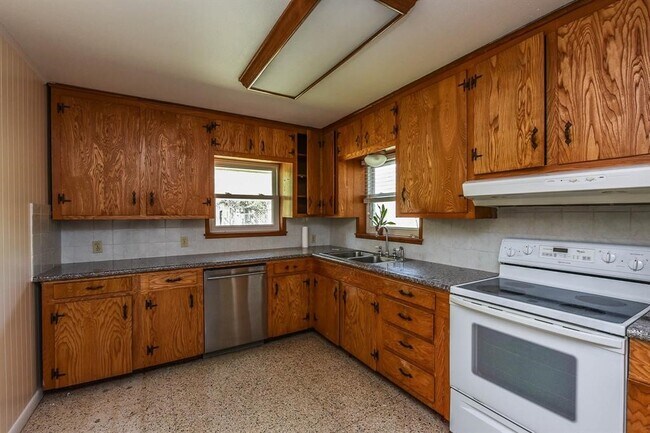 Foto del edificio - 8710 West Ln