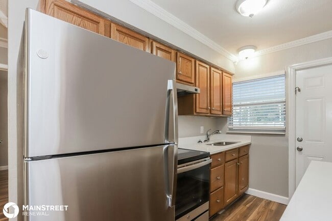 Building Photo - 239 93rd Ave N