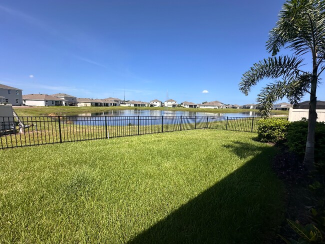 Foto del edificio - 3934 Lively Coral Pl