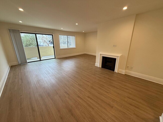 Foto del edificio - 1940 Malcolm Ave