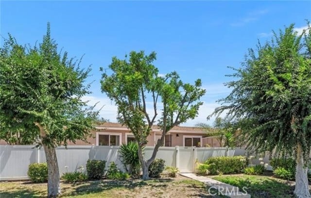 Building Photo - 25786 Via Lomas