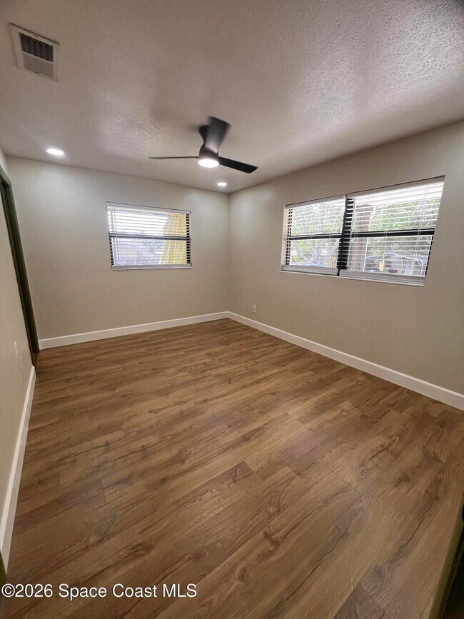 Foto del edificio - 730 Glade Rd