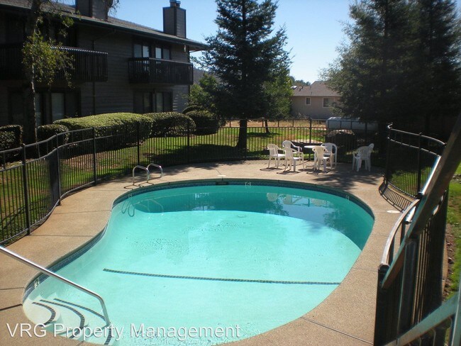 Building Photo - 2 br, 2 bath House - 3033 Estepa Drive Unit C