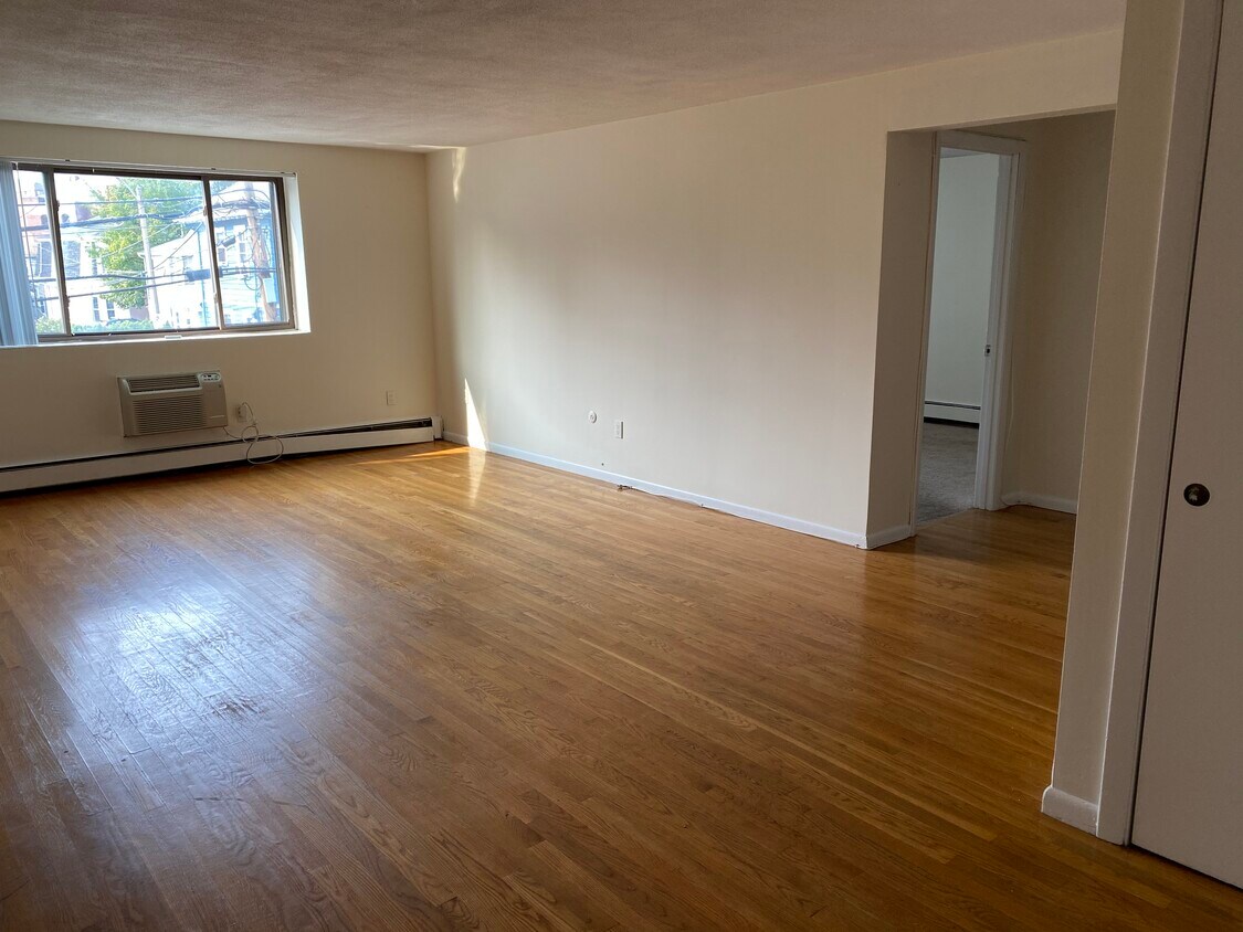 Foto principal - 38 Allston St