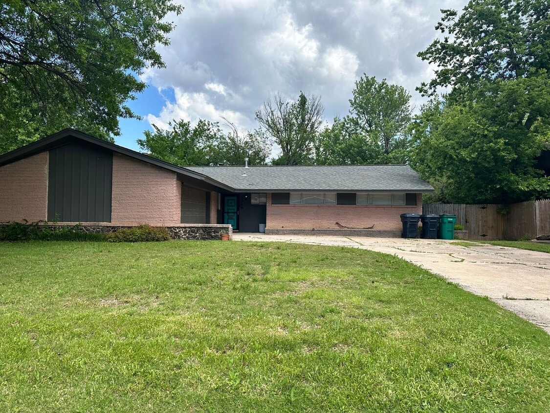 Primary Photo - FOR RENT: Spacious 3 Bed, 2 Bath Home with...