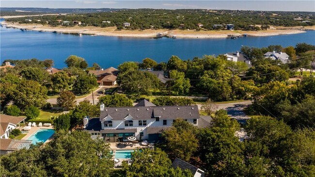 Foto del edificio - 710 Rogart Dr