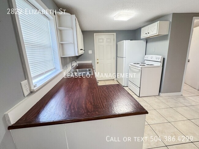 Building Photo - 2822 Elizabeth St