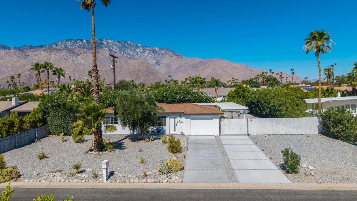 Primary Photo - 2357 N Viminal Rd