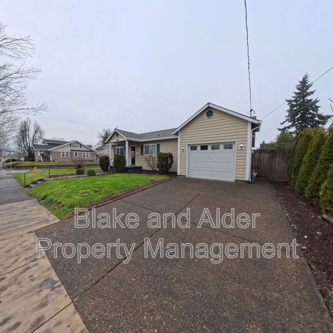 Building Photo - 720 Portland Ave