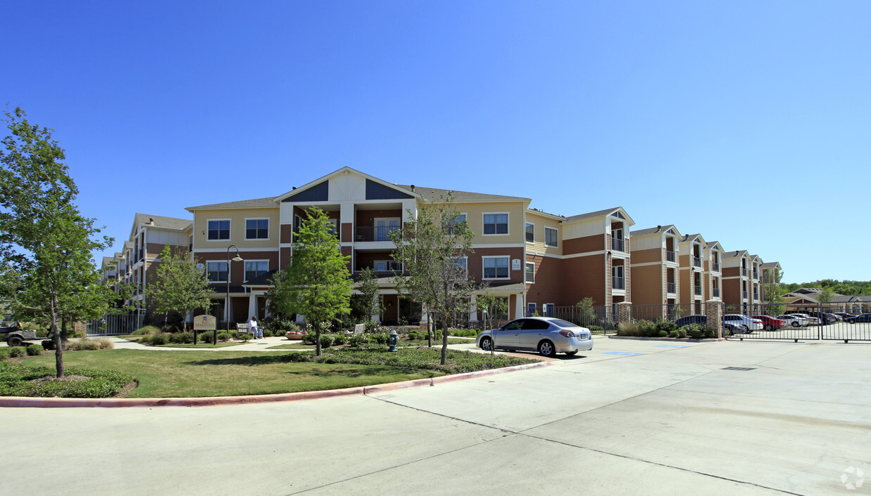 Foto principal - Mariposa at Reed Road 55+ Apartment Homes