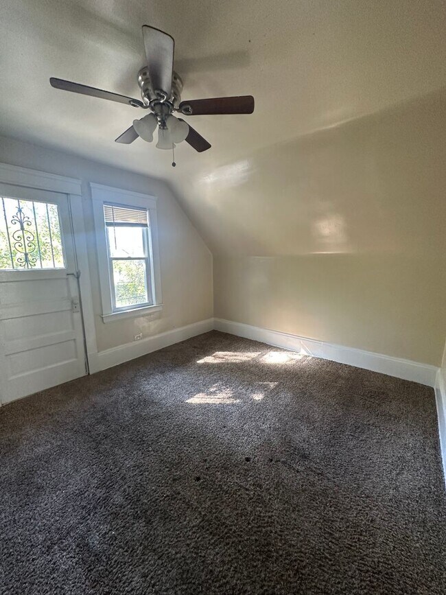 Foto del edificio - 3bd Single 131st/Miles Cash Pay