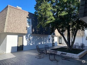 Building Photo - 2097 Graybar Ln