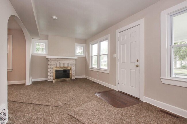Building Photo - 5455 Grasmere Ave