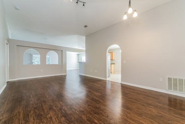 Building Photo - 2925 White Magnolia Loop