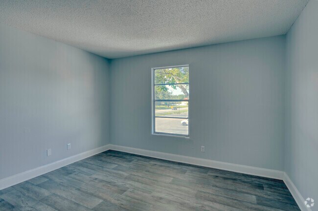 1HAB, 1BA - 600SF 6904 Ralston Place Dr Tampa, FL, 33614-4466 - Beach Club