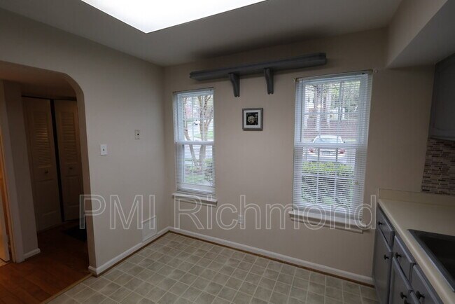 Foto del edificio - 1626 Heritage Hill Dr