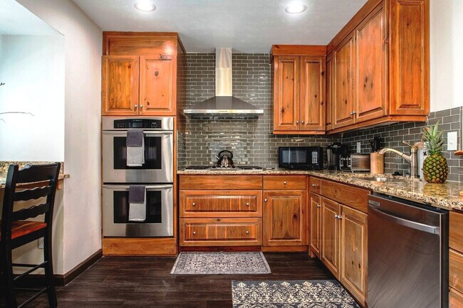 Foto del edificio - 375 Sheringham Ct