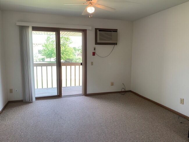 Foto del edificio - 691 Wood Violet Ln