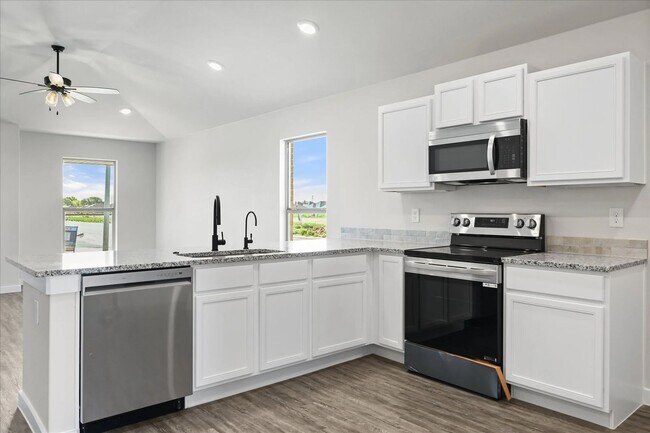 Foto del edificio - New Construction built in Elm Meadows
