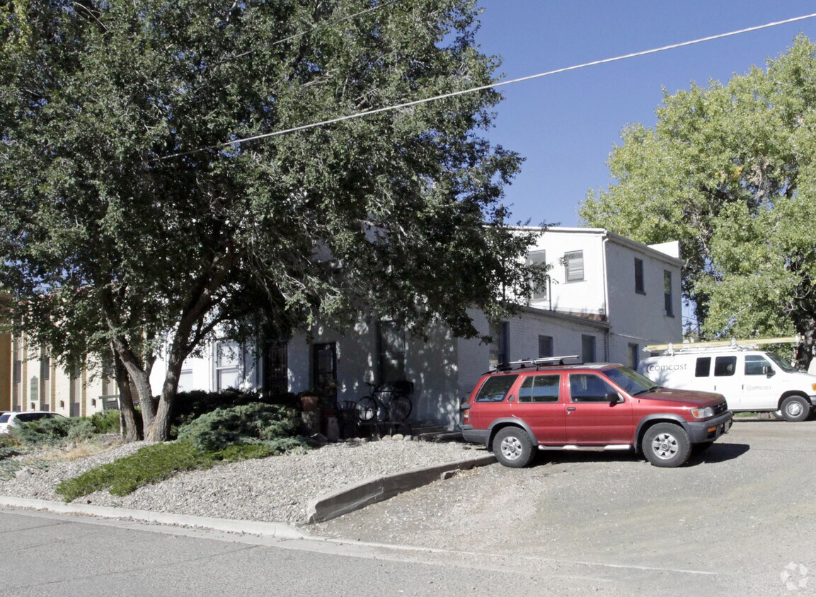 Primary Photo - 1015 Ford St