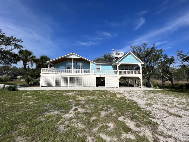 Building Photo - 535 E Seaview Rd