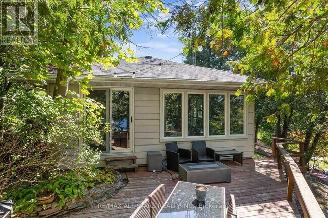 Photo du bâtiment - 242 Francis St E