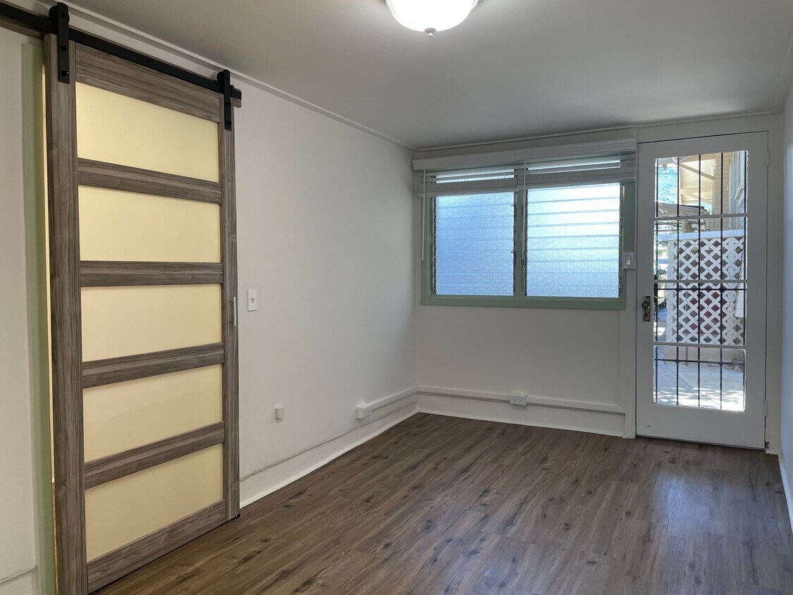 Primary Photo - Renovated, Studio Cottage w/Full Kitchen