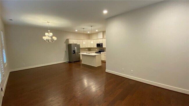 Building Photo - 141 Pershing Ave