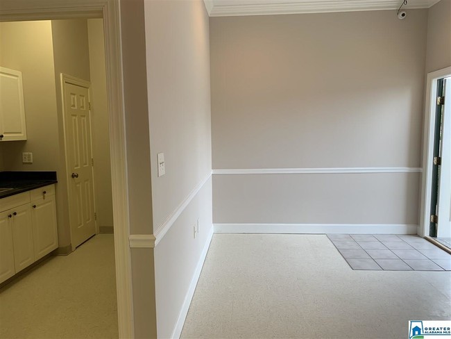 Building Photo - 490 Wildwood Cir N