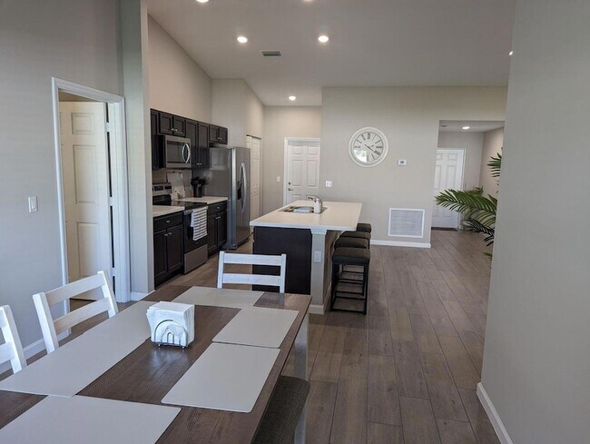 Foto del edificio - 5245 NW Gamma St