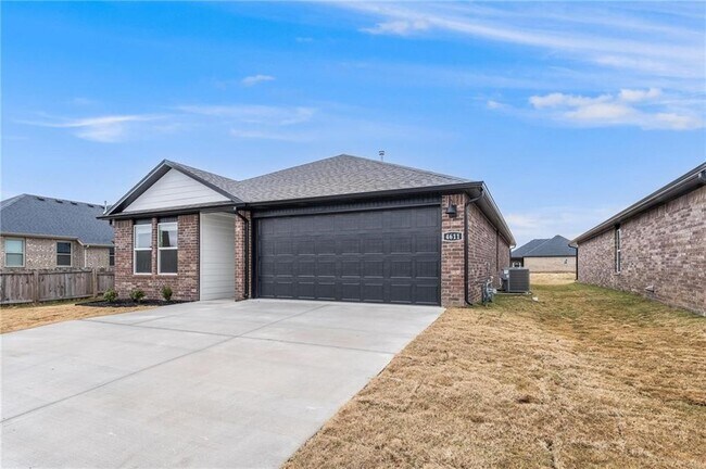 Foto del edificio - 4611 W Barhem Dr