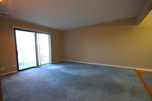 Building Photo - 10 Oak Creek Dr